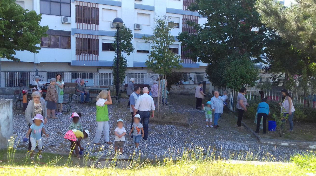 Atividades intergeracionais ao ar livre – Centro de Dia & Creche